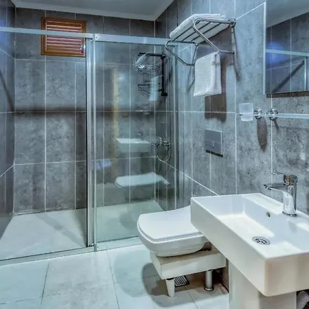 Hitit Marina & Hotel 4*