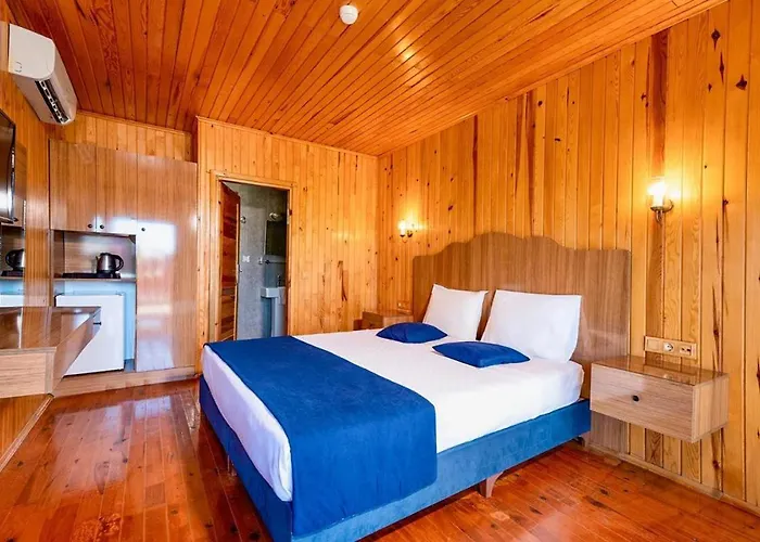 Hitit Marina & Otel 4*